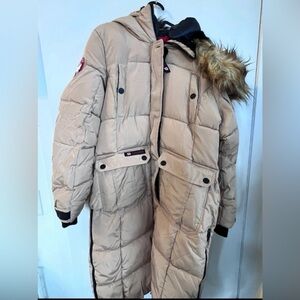 Canada weather gear medium wome  parka